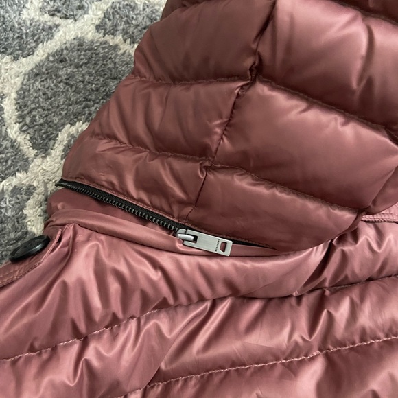 Burberry Kids Puffer Jacket in Burgundy - Picture 12 of 12